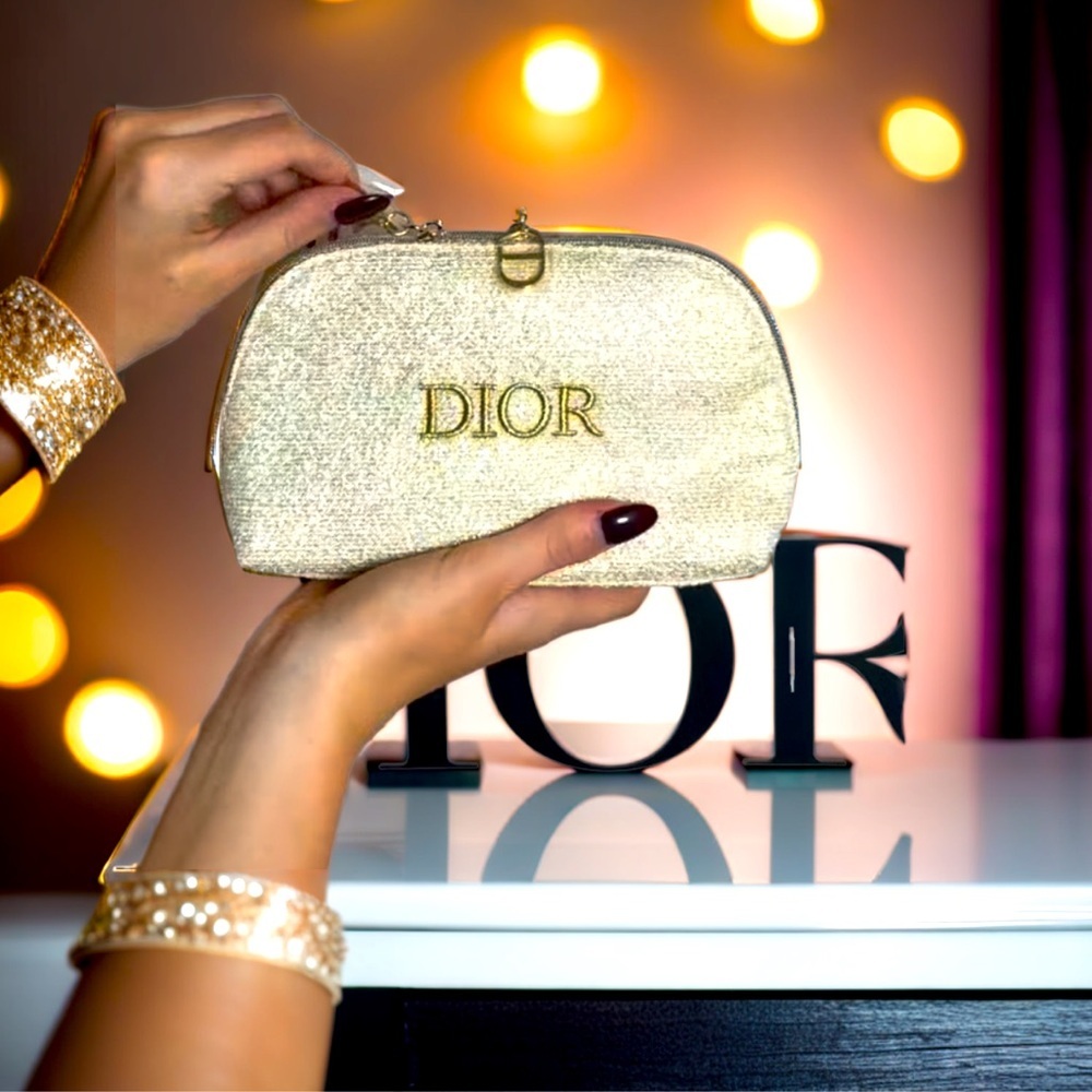 ✨ Limited edition Dior 2024 holiday makeup bag - Picture 1 of 5